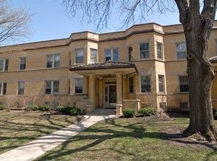 208 S Lombard Ave, Oak Park, IL 60302