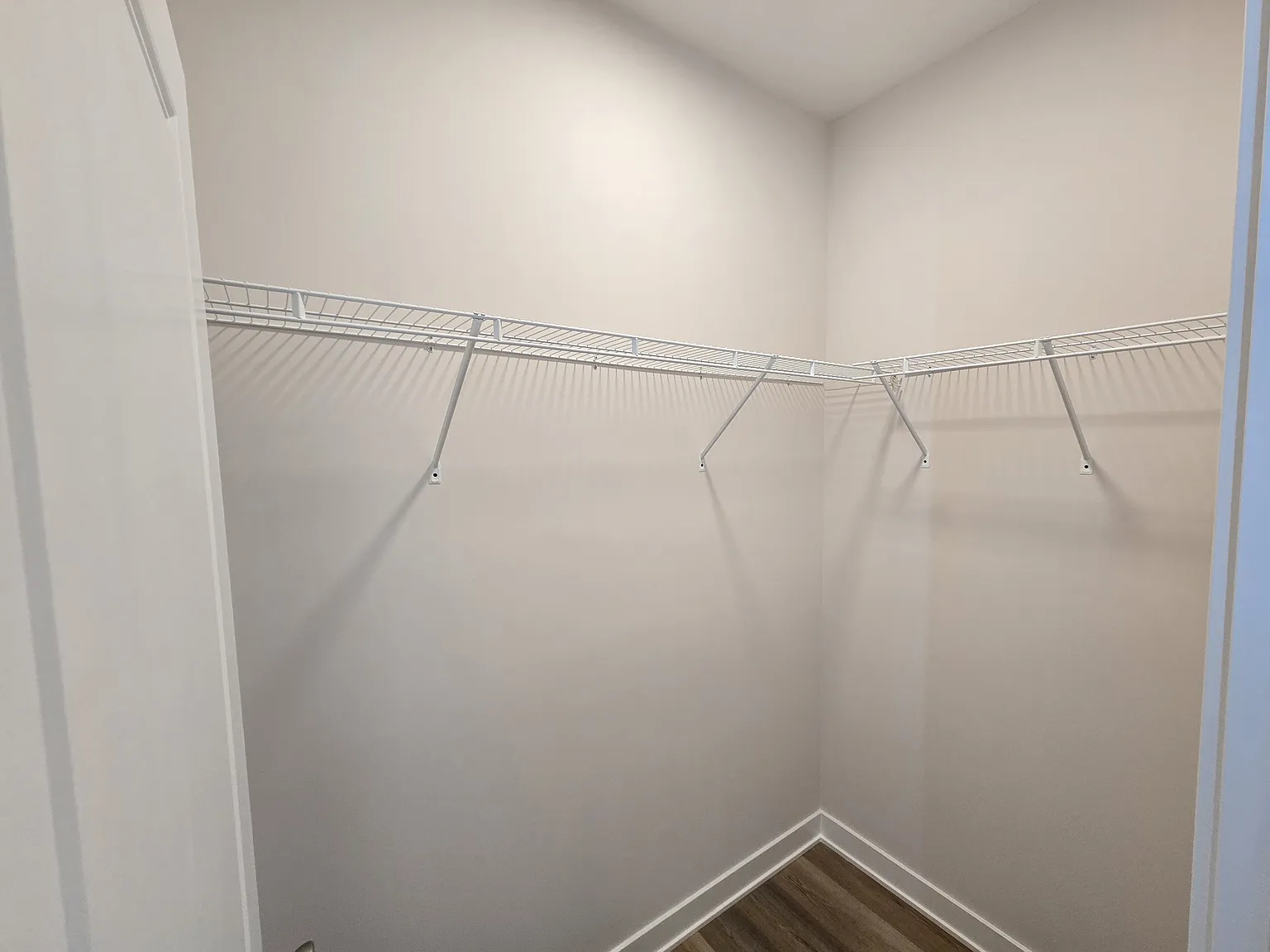 3 bed, 1250 sqft, $1,800 — Photo 2