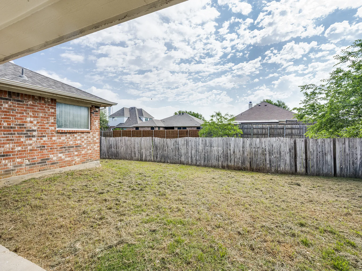 3 bed, 1634 sqft, $1,850 — Photo 2