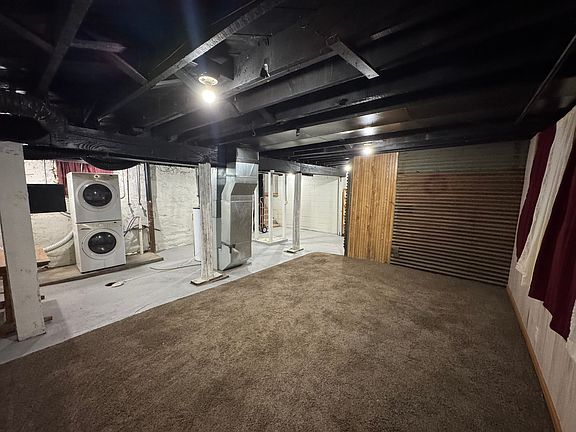 5th image of 1049 Lake St