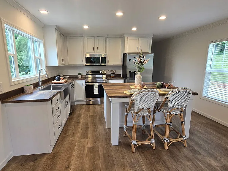 557 Monteith Branch Rd — Photo 5