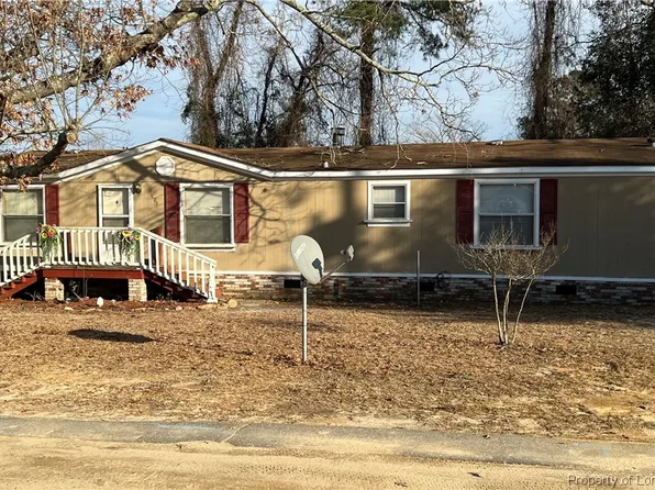 504 Cypress St, Roseboro, NC 28382