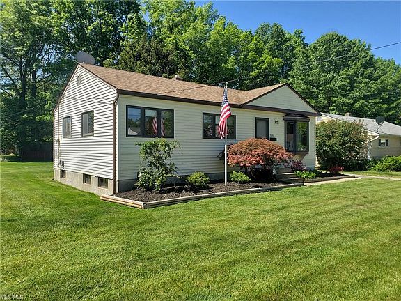 3rd image of 38382 Dolores Dr