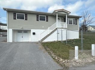207 Ealy Dr, Princeton, WV 24740