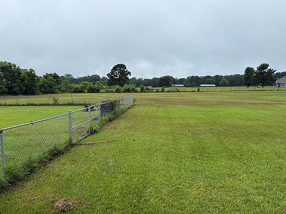 3rd image of 929 Water Well Rd
