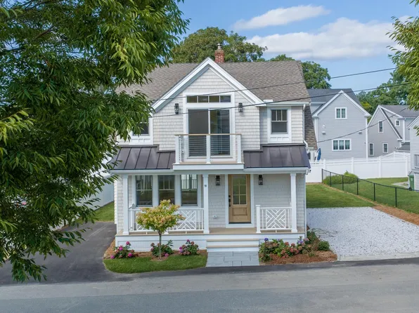 10 Vesper Avenue, Falmouth, MA 02540