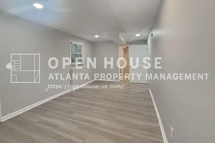 4 bed, 3.0 bath, 2264 sqft, $2,440 — Photo 4