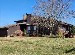 18 Cedar Ln, Westbrook, CT 06498