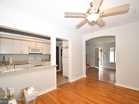 4th image of 3344 Wallford Dr