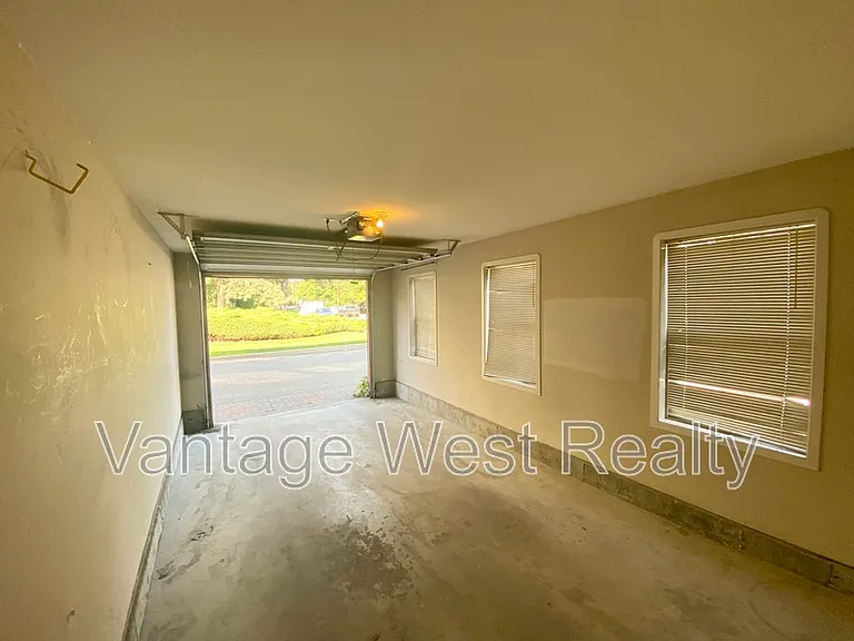 1073B Lawson Ave — Photo 24