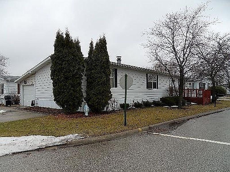 1st image of 30 Brushwood Dr