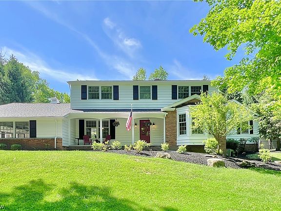 2nd image of 7860 Sugarbush Ln