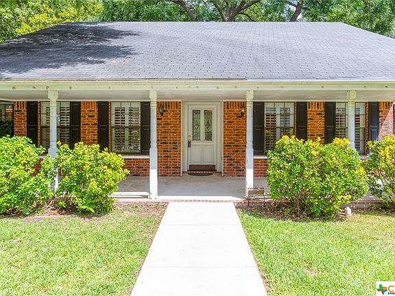 5th image of 610 Woodlake Dr