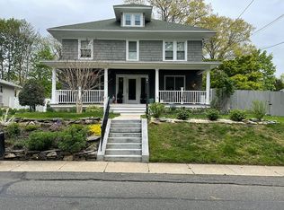 6 Red Spring Ln, Glen Cove, NY 11542