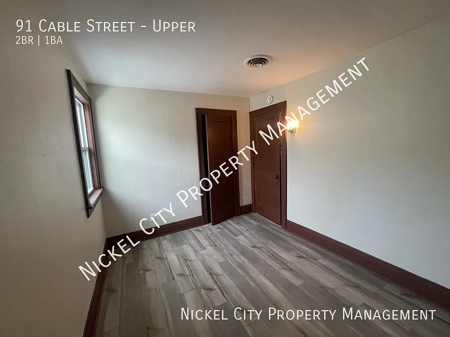 Building Photo - 91 Cable St #UPPER