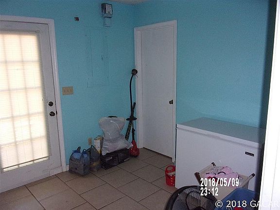 3rd image of 4260 NE 132nd Pl