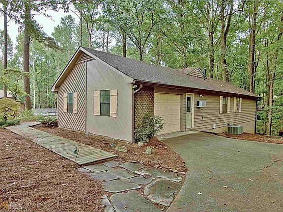 4th image of 265 Huntington Ct