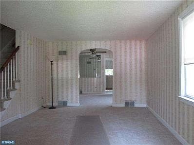 4th image of 422 Wilde Ave