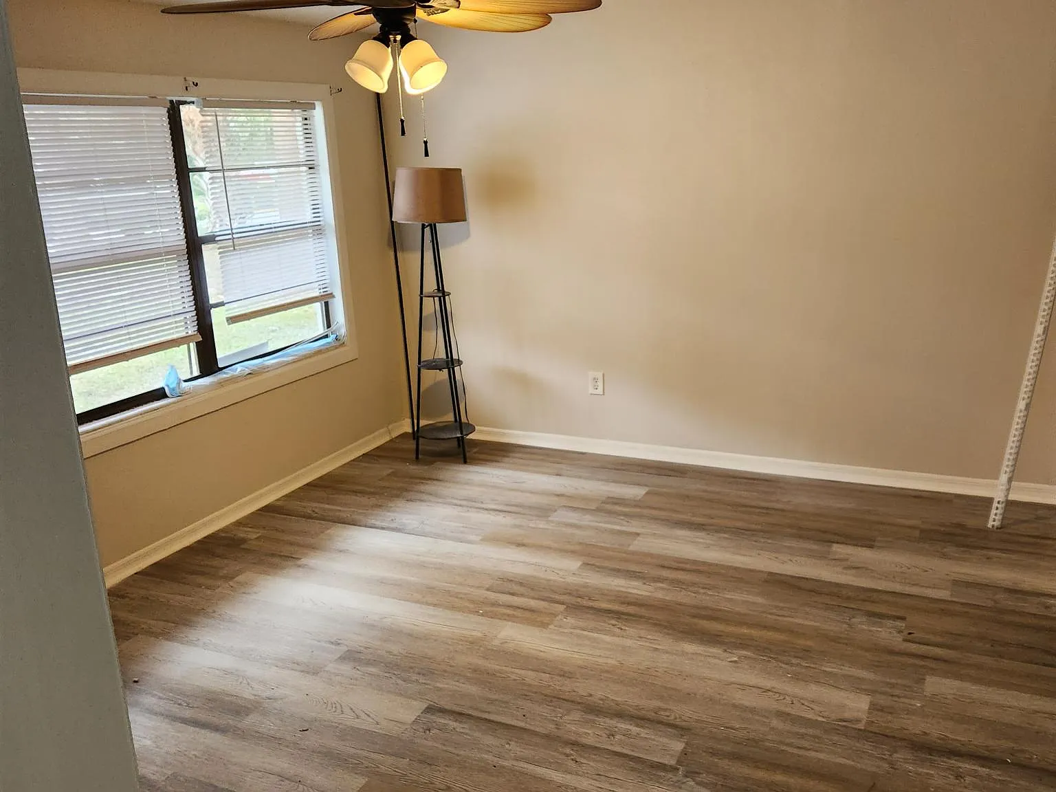 4 bed, 1.5 bath, 1401 sqft, $1,785 — Photo 3