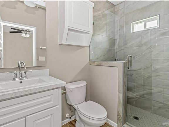 4th image of 1405 Beverly Ave #1