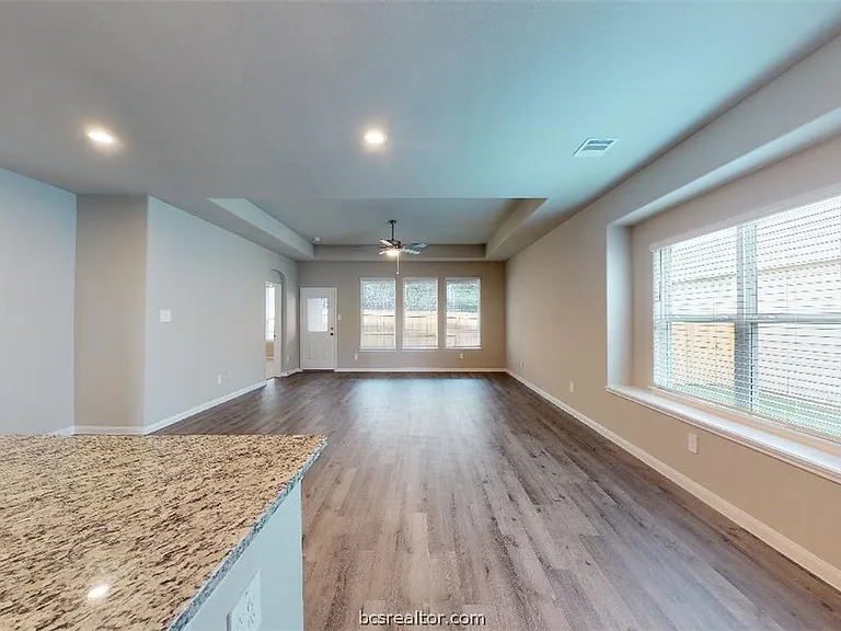 5789 Cerrillos Dr — Photo 8