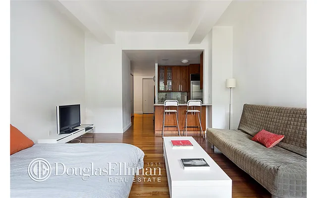 Rented by Douglas Elliman | media 36