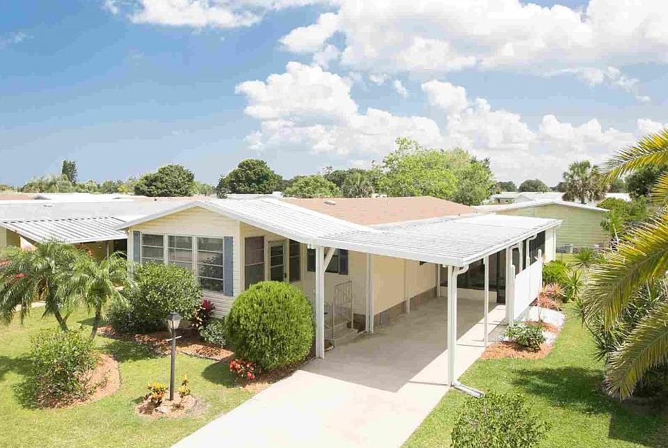 1st image of 811 Oleander Cir