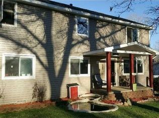 5140 Lake Grove Dr, White Lake, MI