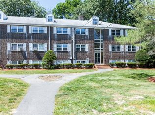 40 Edgelawn Ave APT 1, North Andover, MA 01845