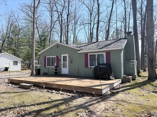 11052 W Higgins Lake Dr, Roscommon, MI 48653