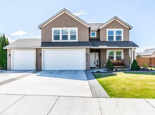 1722 Sunshine Ave, West Richland, WA 99353