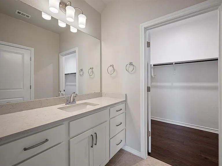 305 Bolivar Way #101 — Photo 26