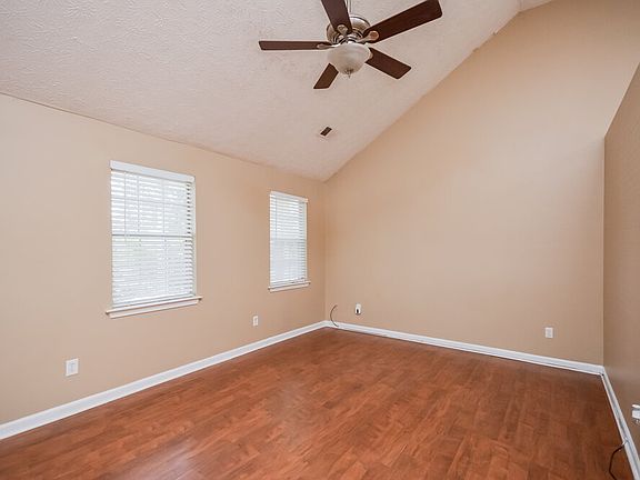 4th image of 130 Branchwood Dr