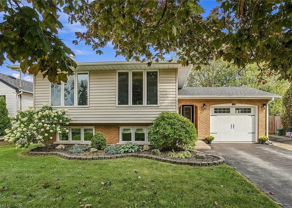 1st image of 39 Rosemount Ave