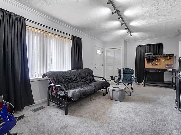 3rd image of 263 Curtiss Wright Blvd