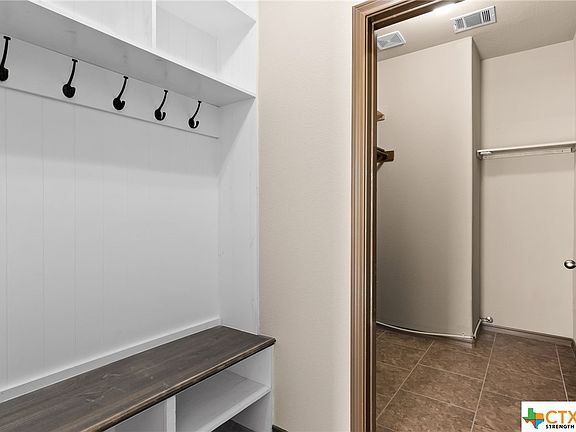 5th image of 2604 Natural Ln