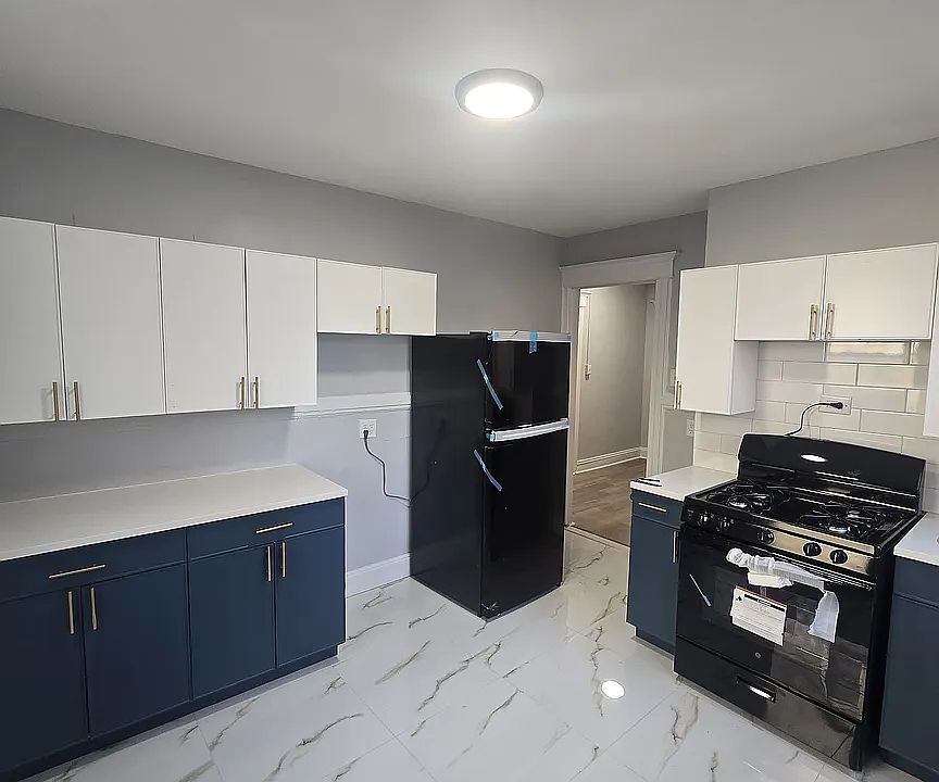1st image of 8 Davis Ave #5C