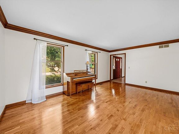 5th image of 7489 Fitzroy Ct