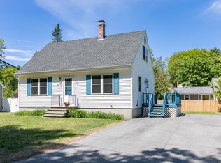 34 Hanson Dr, Topsham, ME 04086