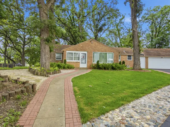 37W961 Bowes Rd, Elgin, IL 60124