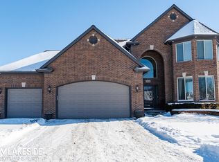 53456 Fitzgerald Dr, Macomb, MI 48042