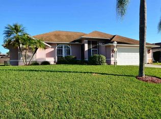 118 Dickens Ave, Sebastian, FL 32958