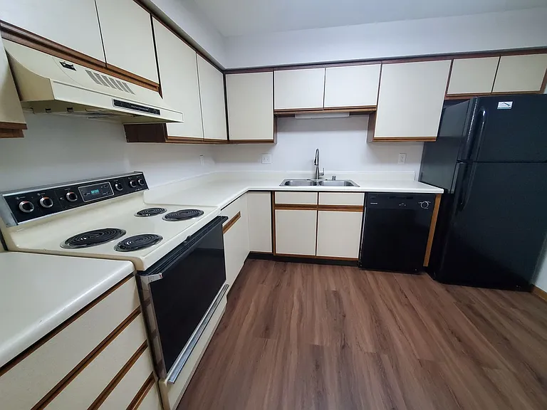 Orchard Village Apartments — Photo 207