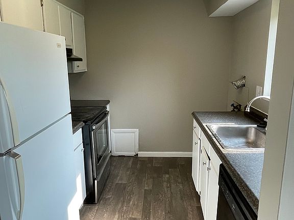 3rd image of 1612 Mars Hill Dr APT A
