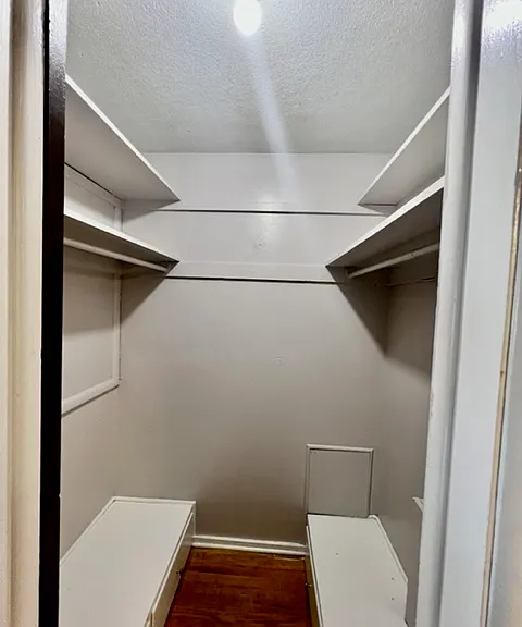Corona Manor Apartments — Photo 22
