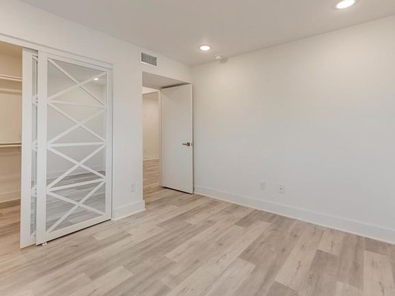 2nd image of 4317 Gaston Ave APT 204