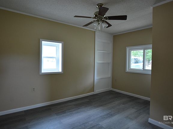 2nd image of 422 W 4th Ave