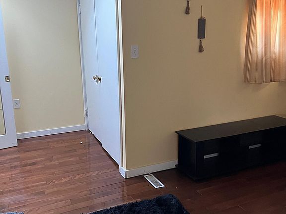 3rd image of 10 Lailey St