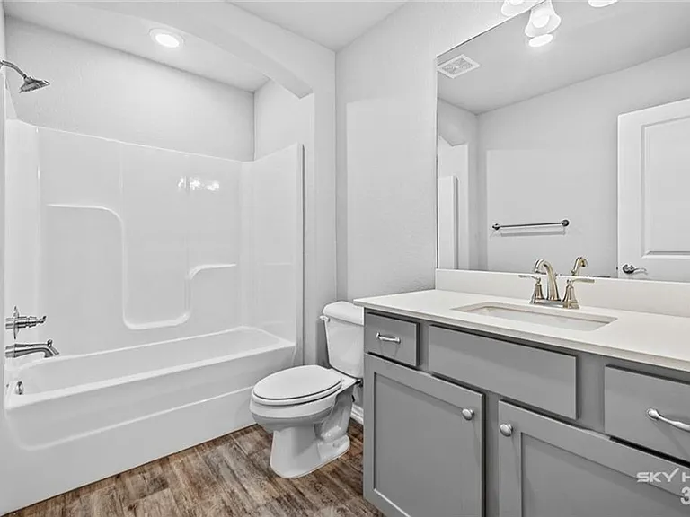 64 N Benchmark Ln — Photo 7