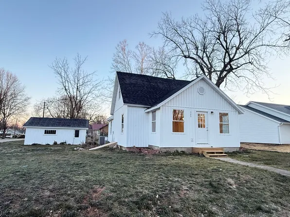 325 W Tyndal St, Aurora, MO 65605